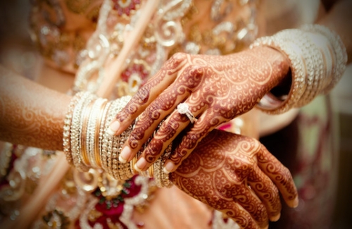 Marriage, henna hands