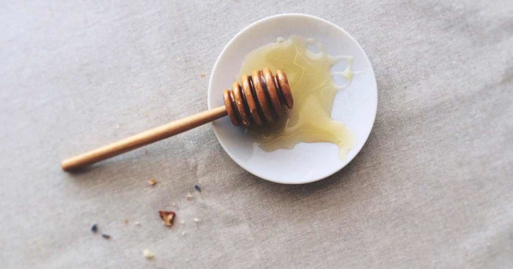 honey, wellbeing, benefits for health, lower cholesterol