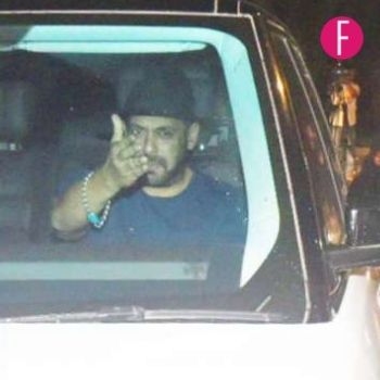 Salman Khan visits SRK at Mannat after Aryan Khan's arrest
