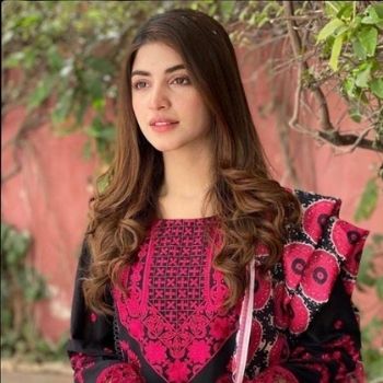 kinza hashmi