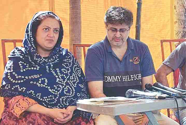 Twitter Rejoices As Dua Zehra Returns To Karachi - A Step Closer To Home