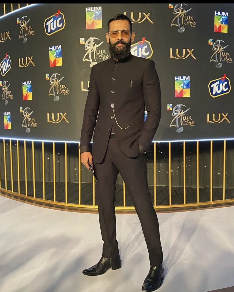 mohib mirza, lux style awads red carpet 